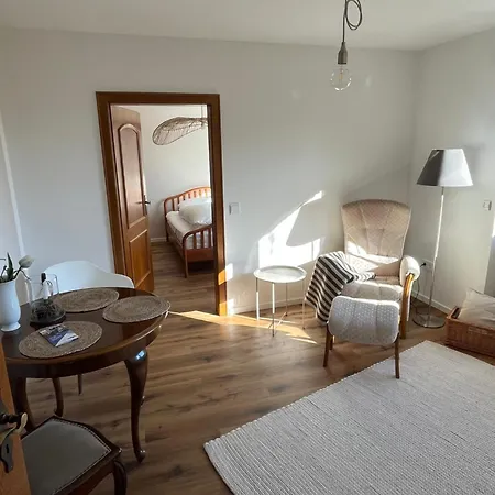 Haus Gotzbert I Ug I Naehe Klinikum I 40qm I 2 I Kueche I Bad I Garten I Terrasse Appartement *