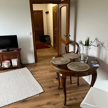Appartement Haus Gotzbert I Ug I Naehe Klinikum I 40qm I 2 I Kueche I Bad I Garten I Terrasse