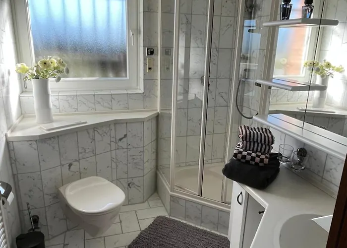 Apartment Haus Gotzbert I Ug I Naehe Klinikum I 40qm I 2 I Kueche I Bad I Garten I Terrasse